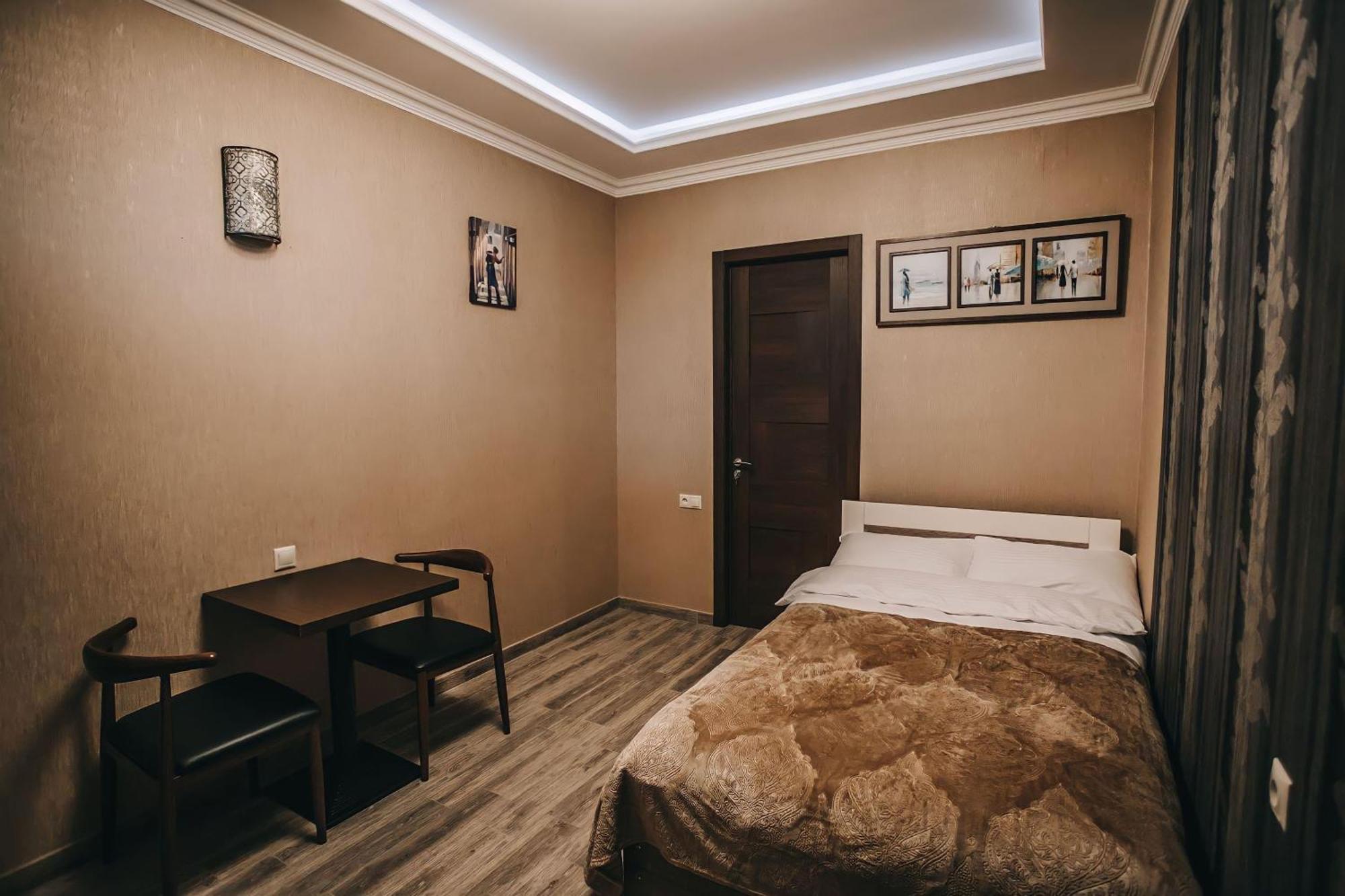 7 Rooms Hotel Tserovani Exterior foto