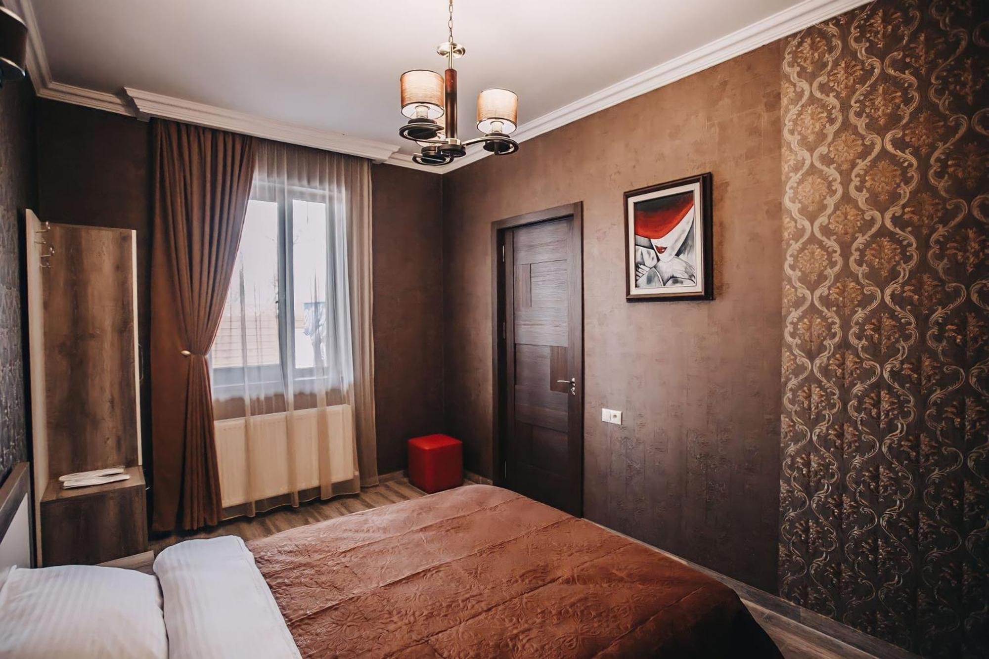 7 Rooms Hotel Tserovani Exterior foto