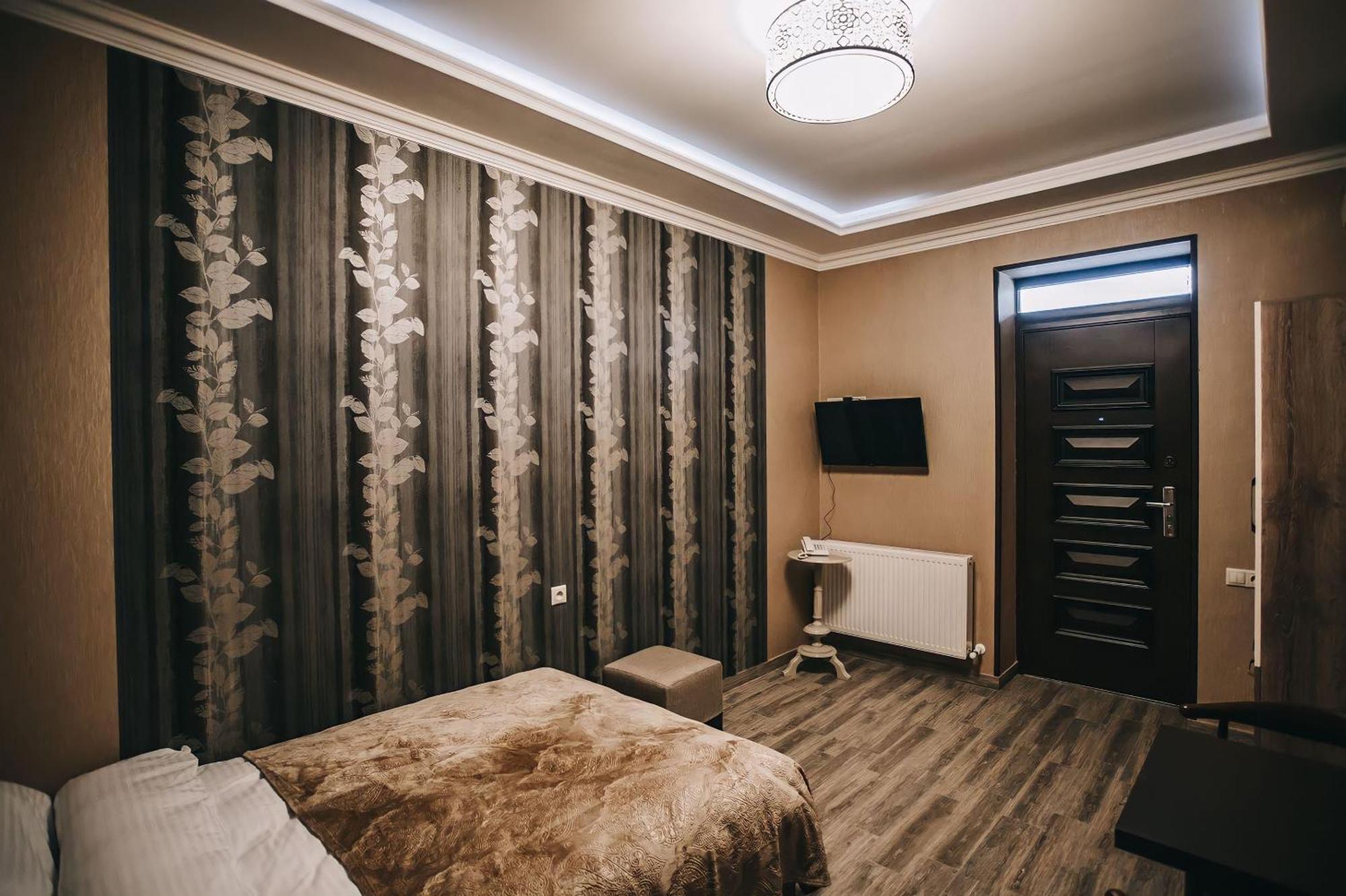 7 Rooms Hotel Tserovani Exterior foto